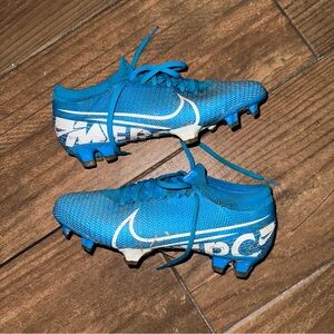Kids Size 5 Blue Nike Mercurial Soccer Cleats